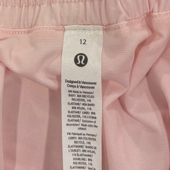 NWT Lululemon Hotty Hot Low Rise Shorts 2.5" Size 12 In Strawberry Milkshake - Picture 6 of 7